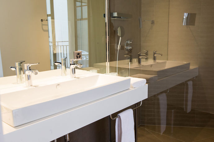 Imagen de la habitación del Hotel Des Voyageurs, LAUSANA. Foto 9