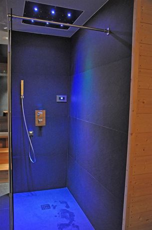 Imagen de la piscina del Hotel Des Voyageurs, Le Rouget. Foto 2