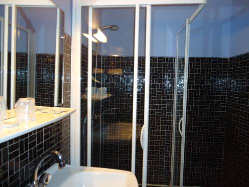 Imagen general del Hotel Des Voyageurs, MILLAU. Foto 1