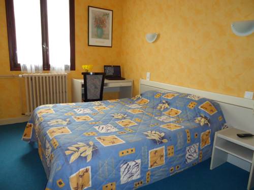 Imagen de la habitación del Hotel Des Voyageurs, MILLAU. Foto 12