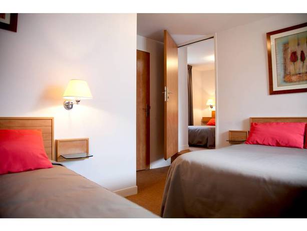 Imagen de la habitación del Hotel Des Voyageurs, Saint-Renan. Foto 3