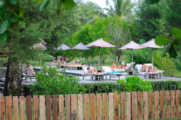 Imagen de la piscina del Hotel Desa Dunia Beda. Foto 14