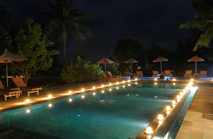 Imagen de la piscina del Hotel Desa Dunia Beda. Foto 15