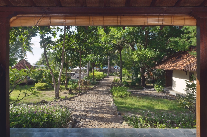 Imagen de los exteriores del Hotel Desa Dunia Beda. Foto 12