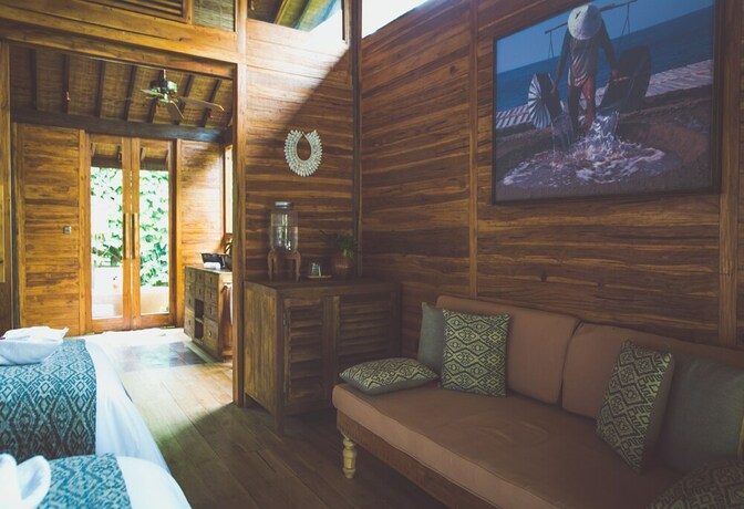 Imagen de la habitación del Hotel Desa Saya Eco Luxury Resort and Spa. Foto 30