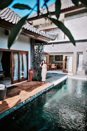 Imagen de la piscina del Hotel Desa Swan Villas & SPA, Keramas. Foto 17