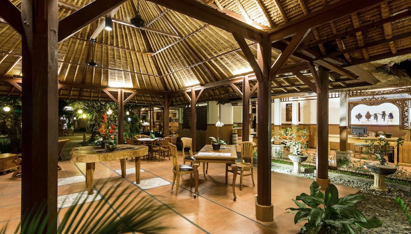 Imagen del bar/restaurante del Hotel Desamuda Village. Foto 2