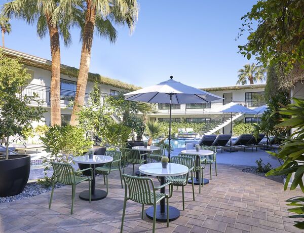 Imagen general del Hotel Descanso Resort - A Men's Resort. Foto 4
