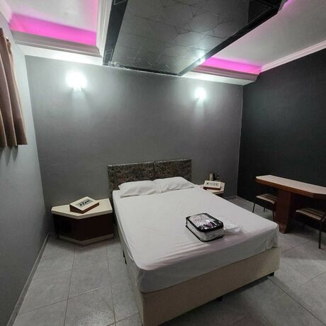 Imagen de la habitación del Hotel Desejo Motel. Foto 16