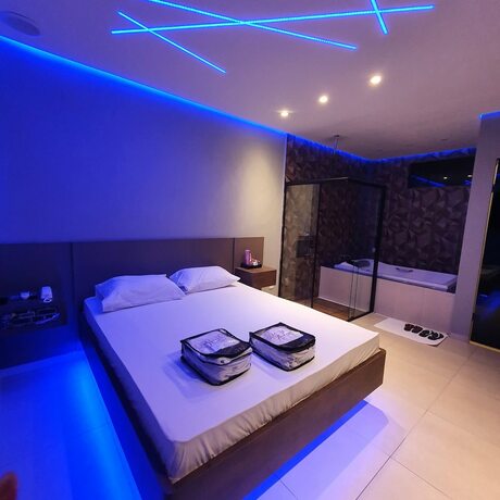 Imagen de la habitación del Hotel Desejo Motel. Foto 18