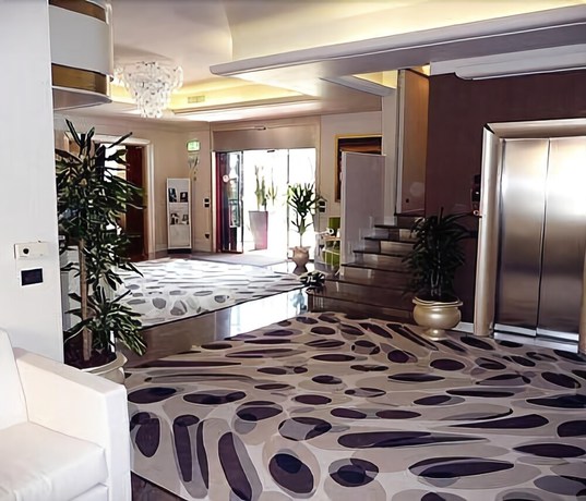 Imagen de los interiores del Hotel Desenzano. Foto 16