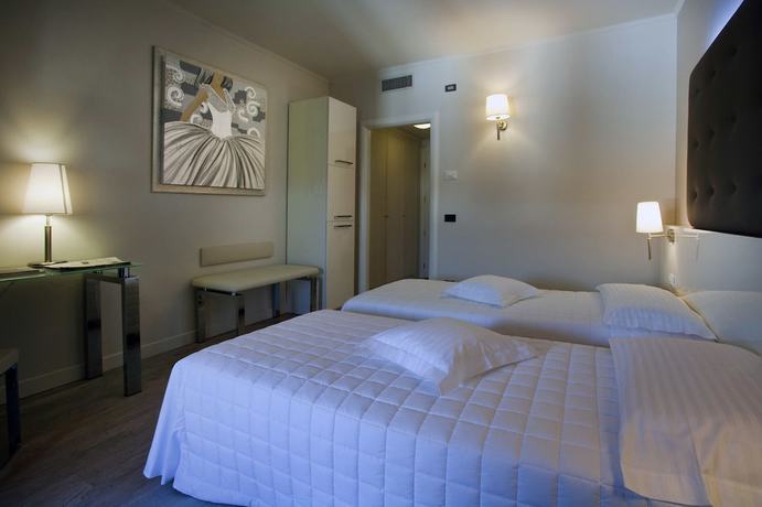 Imagen de la habitación del Hotel Desenzano. Foto 4