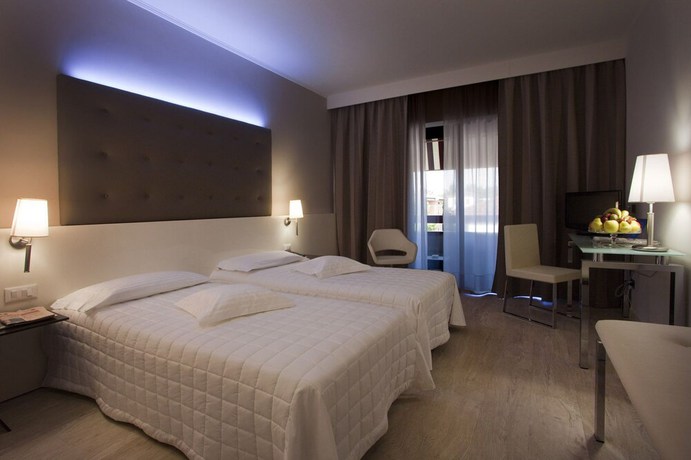Imagen de la habitación del Hotel Desenzano. Foto 7
