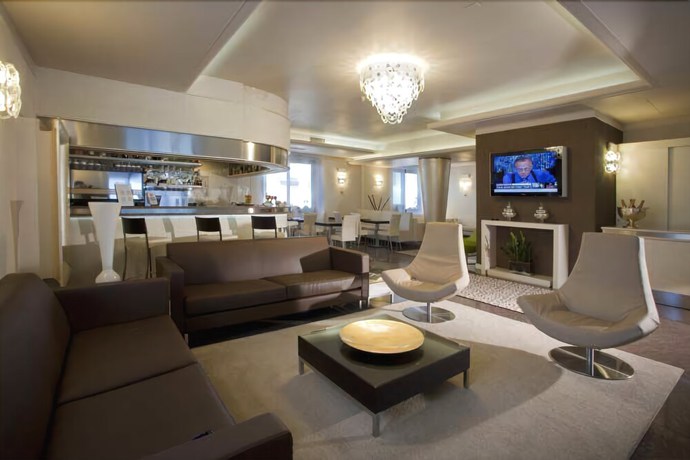 Imagen de los interiores del Hotel Desenzano. Foto 19