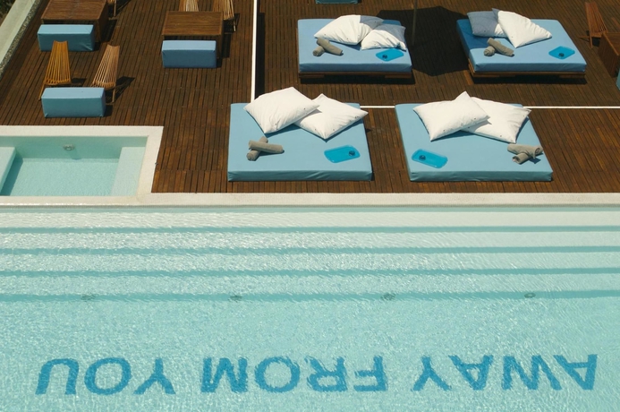 Imagen de la piscina del Hotel Deseo. Foto 13