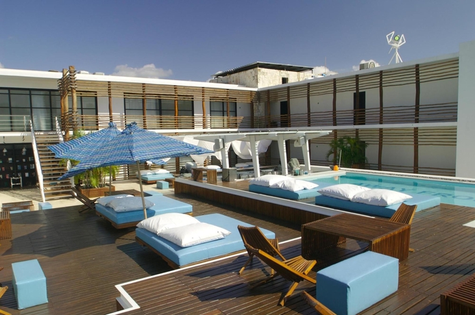 Imagen de los exteriores del Hotel Deseo. Foto 10