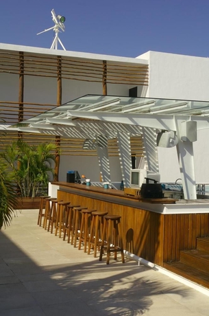 Imagen del bar/restaurante del Hotel Deseo. Foto 3