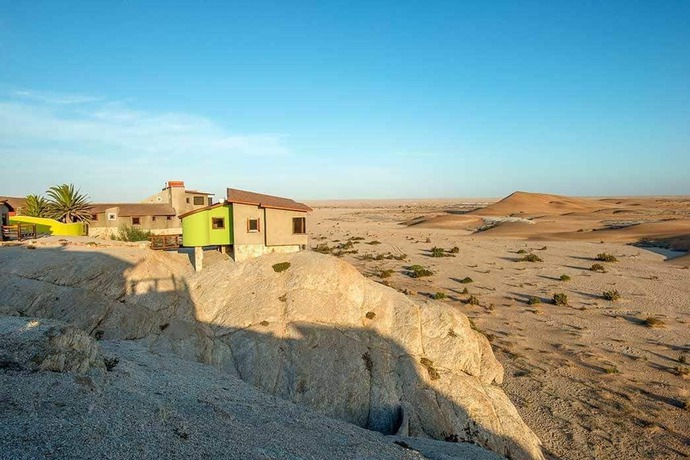 Imagen de los exteriores del Hotel Desert Breeze Lodge. Foto 7