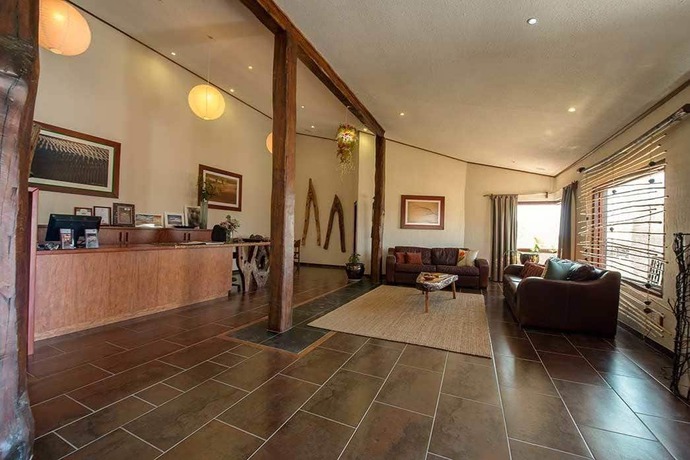 Imagen de los interiores del Hotel Desert Breeze Lodge. Foto 19