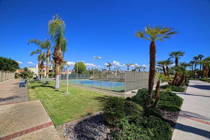 Imagen general del Hotel Desert Breezes Resort. Foto 2