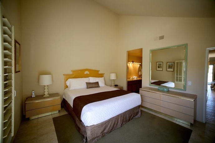Imagen de la habitación del Hotel Desert Breezes Resort. Foto 4