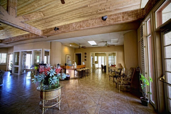 Imagen de los interiores del Hotel Desert Breezes Resort. Foto 15