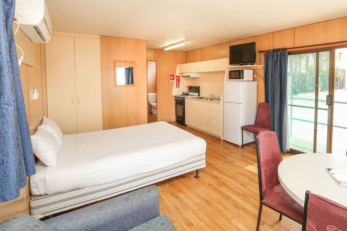 Imagen de la habitación del Hotel Desert City Holiday Park. Foto 14