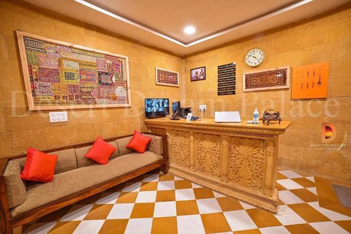 Imagen de los interiores del Hotel Desert Dream Palace. Foto 19