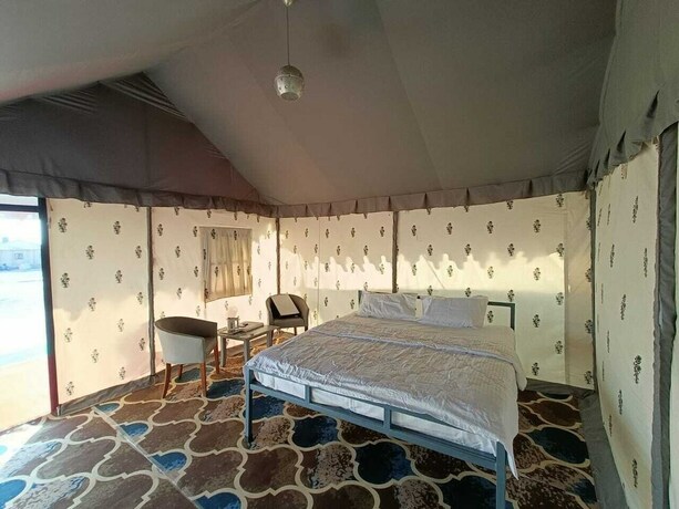 Imagen general del Hotel Desert Inn Camp. Foto 16