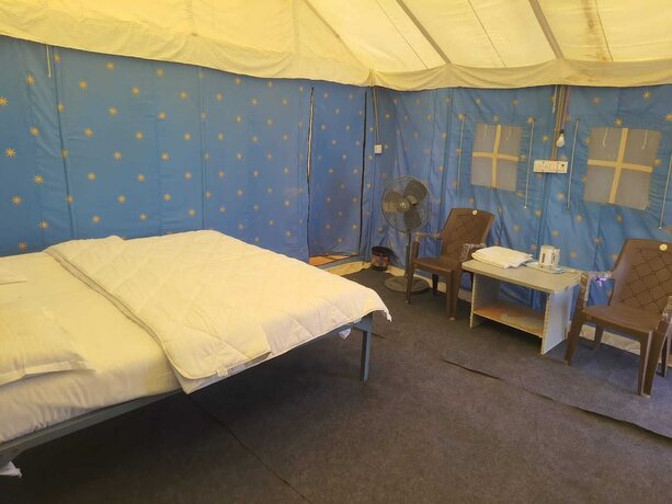 Imagen de la habitación del Hotel Desert Inn Camp. Foto 25