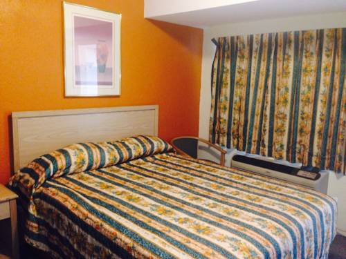 Imagen de la habitación del Hotel Desert Inn. Foto 13