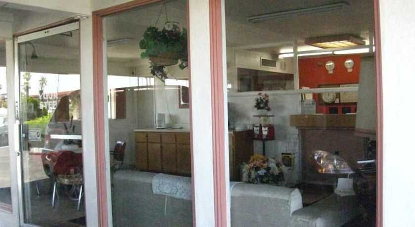 Imagen de los interiores del Hotel Desert Inn Motel, Barstow. Foto 9