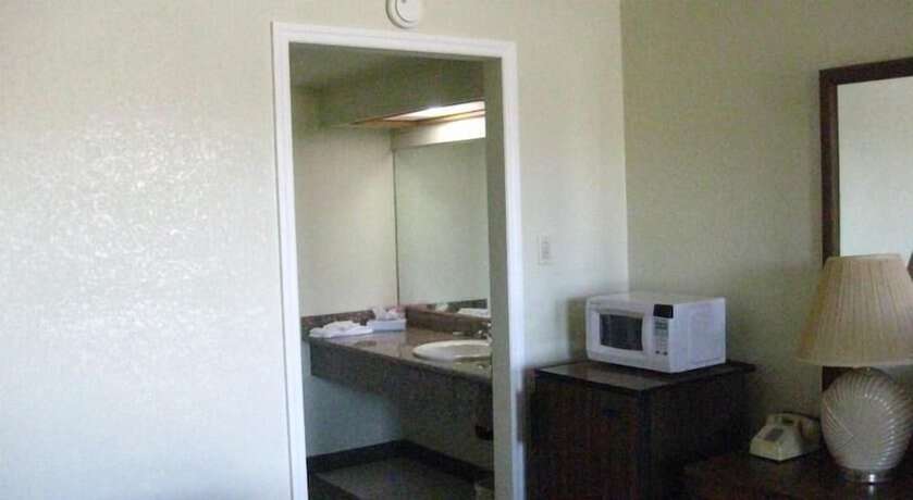 Imagen de la habitación del Hotel Desert Inn Motel, Barstow. Foto 6