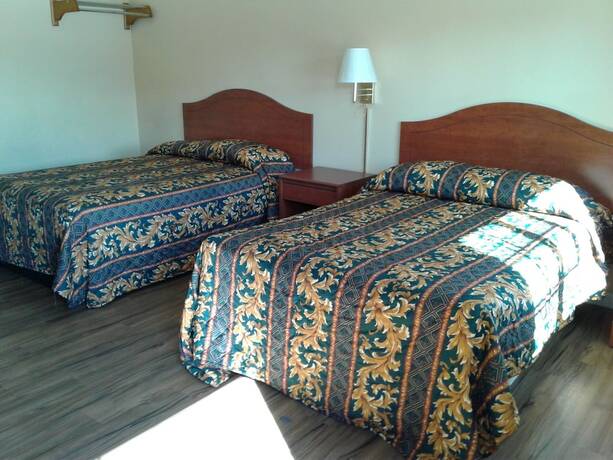 Imagen general del Hotel Desert Inn Motel, Corona. Foto 11