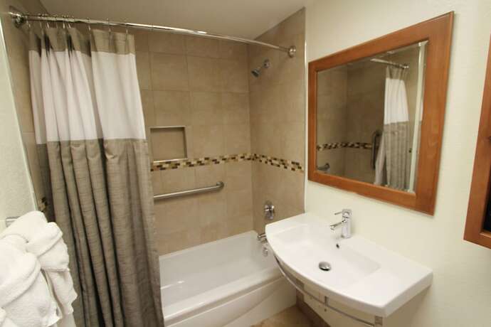 Imagen general del Hotel Desert Isle Resort By Vri Americas. Foto 6