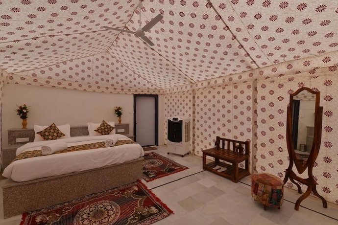 Imagen de la habitación del Hotel Desert Overnight Camp. Foto 7