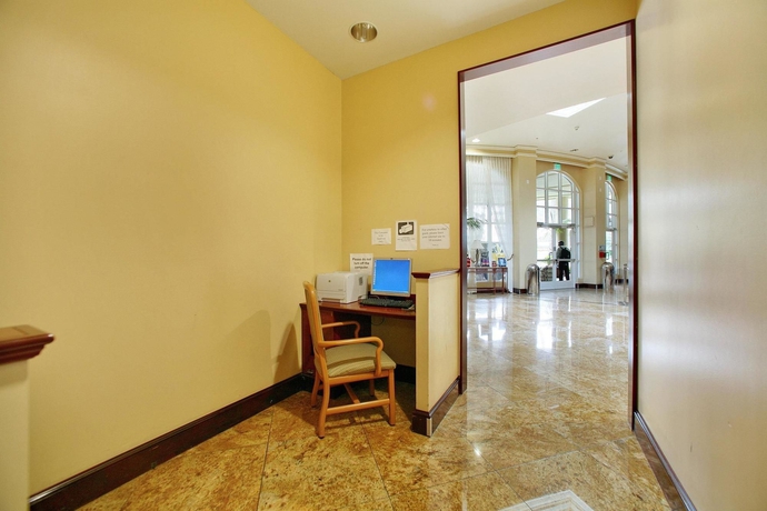 Imagen de los interiores del Hotel Desert Palms and Suites. Foto 13