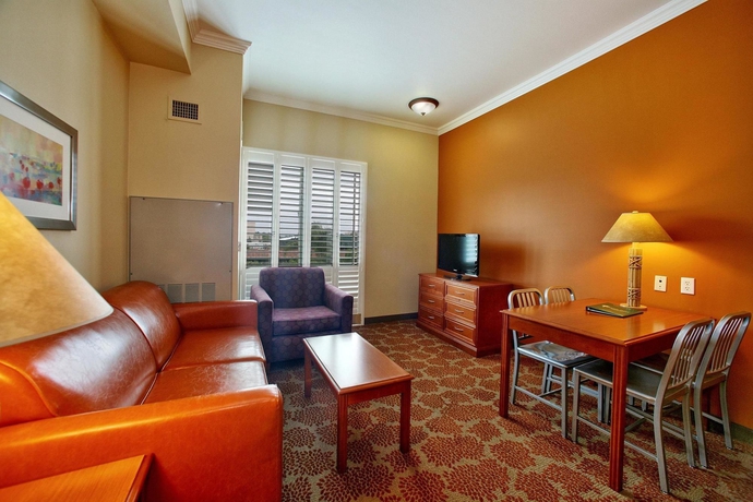 Imagen de la habitación del Hotel Desert Palms and Suites. Foto 7