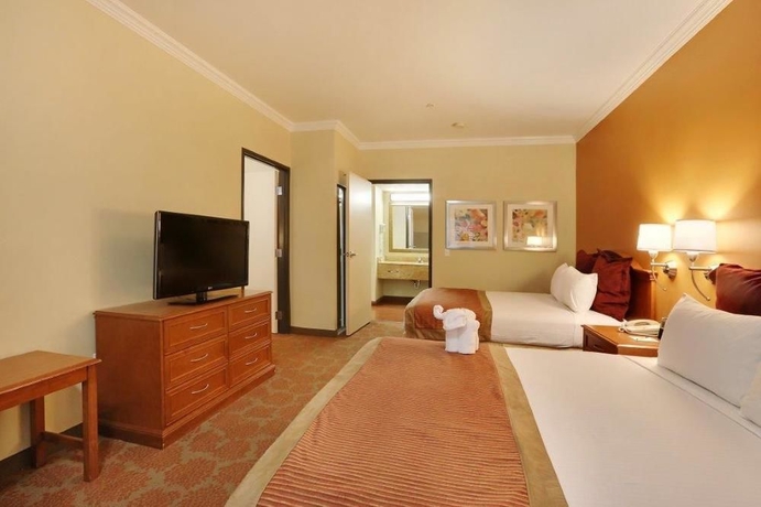 Imagen de la habitación del Hotel Desert Palms and Suites. Foto 8