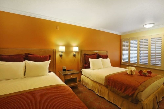 Imagen de la habitación del Hotel Desert Palms and Suites. Foto 9