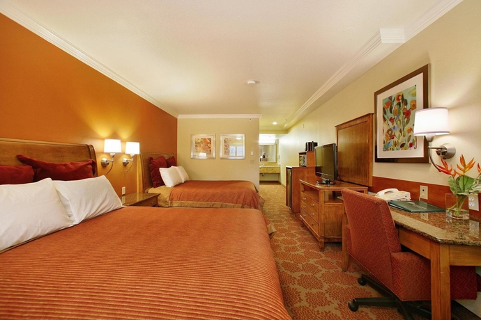 Imagen de la habitación del Hotel Desert Palms and Suites. Foto 10