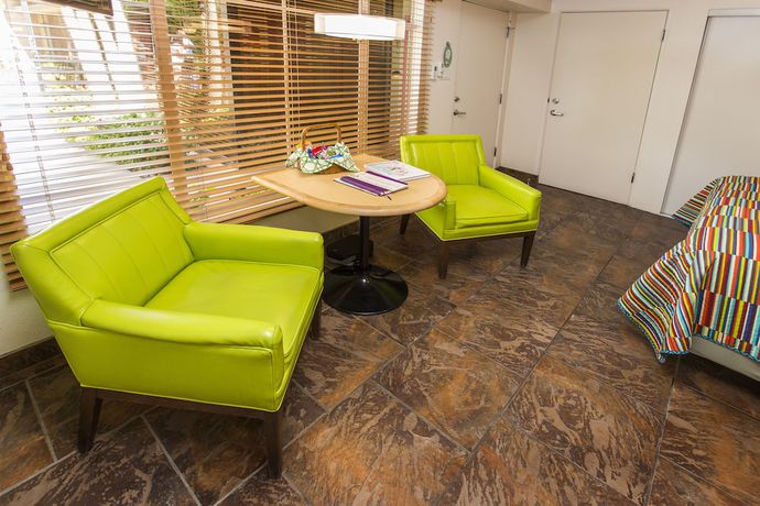 Imagen de la habitación del Hotel Desert Riviera. Foto 4