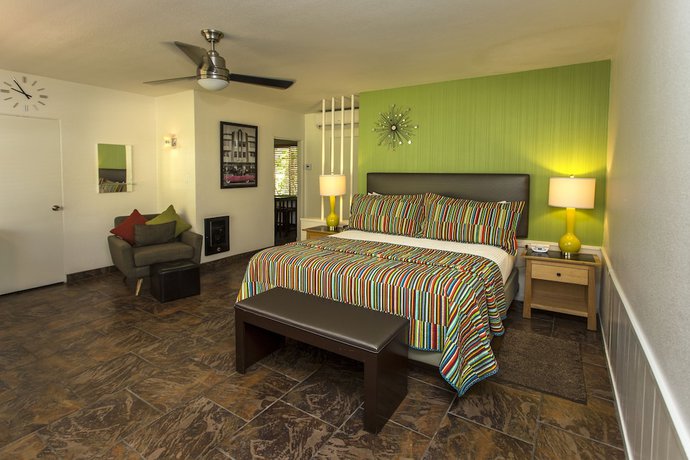 Imagen de la habitación del Hotel Desert Riviera. Foto 6