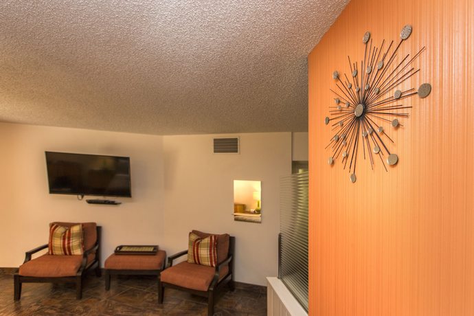 Imagen de la habitación del Hotel Desert Riviera. Foto 7