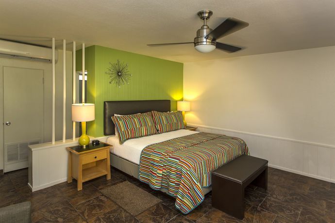 Imagen de la habitación del Hotel Desert Riviera. Foto 9