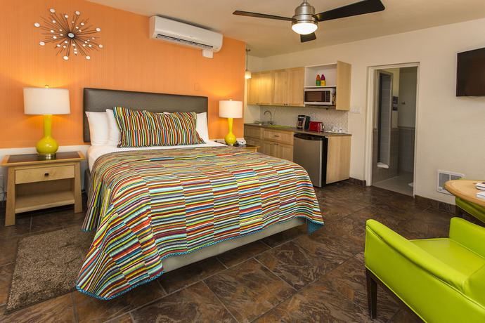 Imagen de la habitación del Hotel Desert Riviera. Foto 14