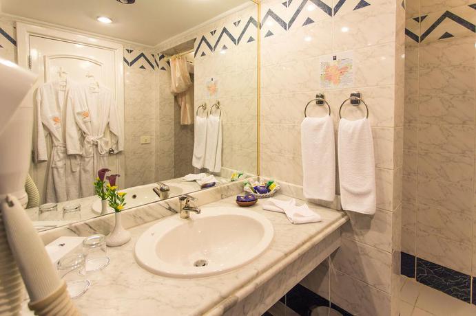 Imagen general del Hotel Desert Rose Resort. Foto 8