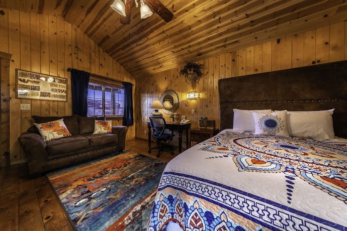 Imagen de la habitación del Hotel Desert Rose Resort and Cabins. Foto 8