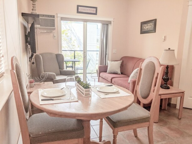Imagen general del Hotel Desert Surfside Waterfront Accommodations. Foto 1