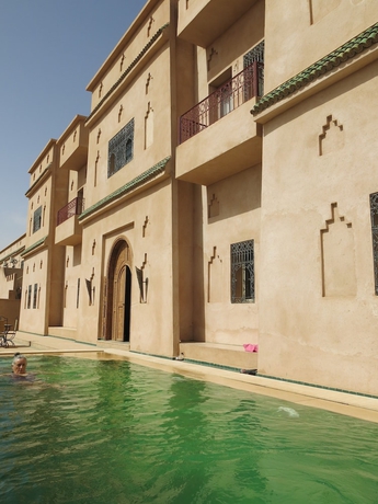 Imagen de la piscina del Hotel Desert Villa Boutique Merzouga. Foto 16